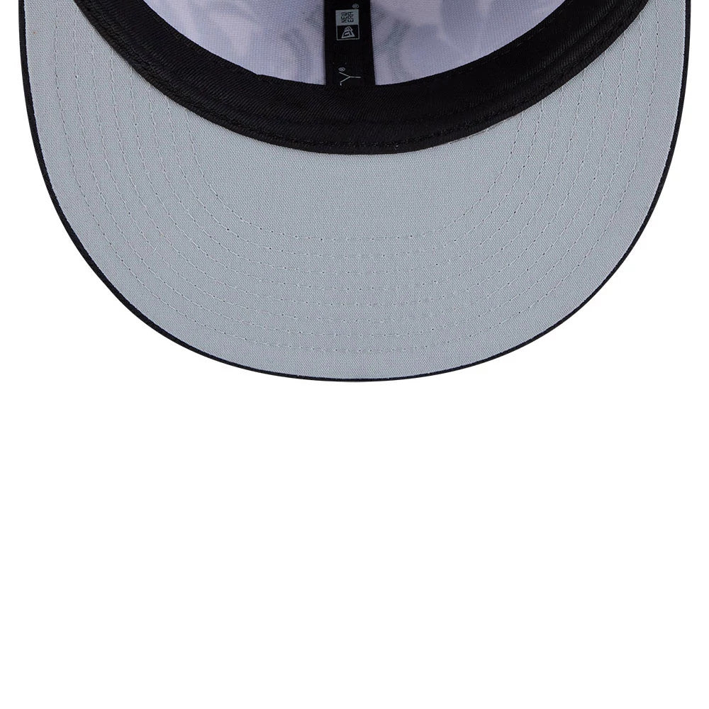 Pictured is this MLB Grow New York Yankees 9FIFTY Snapback cap in navy. 2