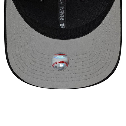 Pictured is this MLB Circles Chicago White Sox 9SEVENTY Stretch Snap cap in black. 2