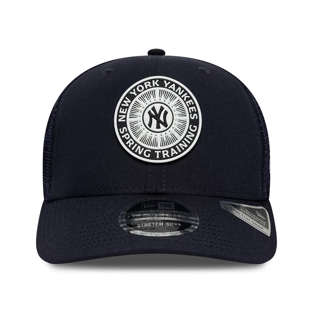 Pictured is this MLB Circles New York Yankees 9SEVENTY Stretch Snap cap in navy. 3