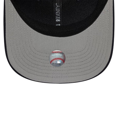 Pictured is this MLB Circles New York Yankees 9SEVENTY Stretch Snap cap in navy. 2