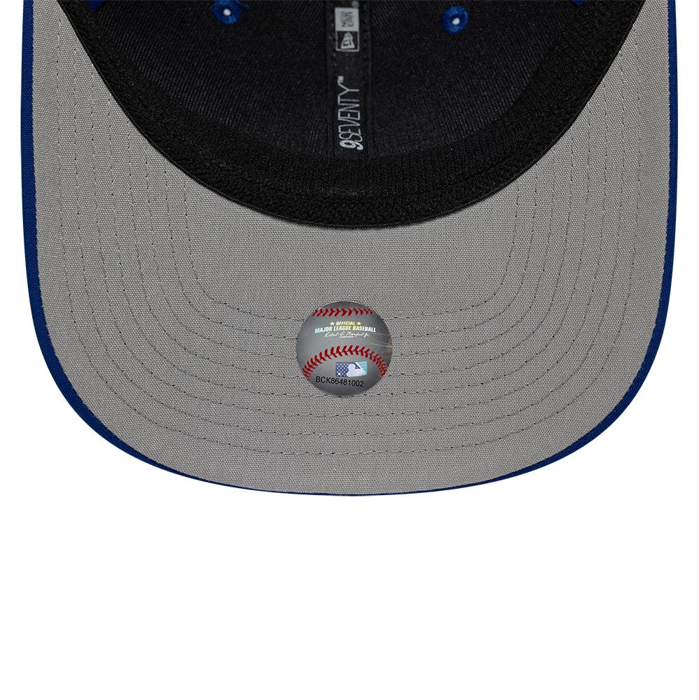 Pictured is this MLB Circles Toronto Blue Jays 9SEVENTY Stretch Snap cap in blue. 2