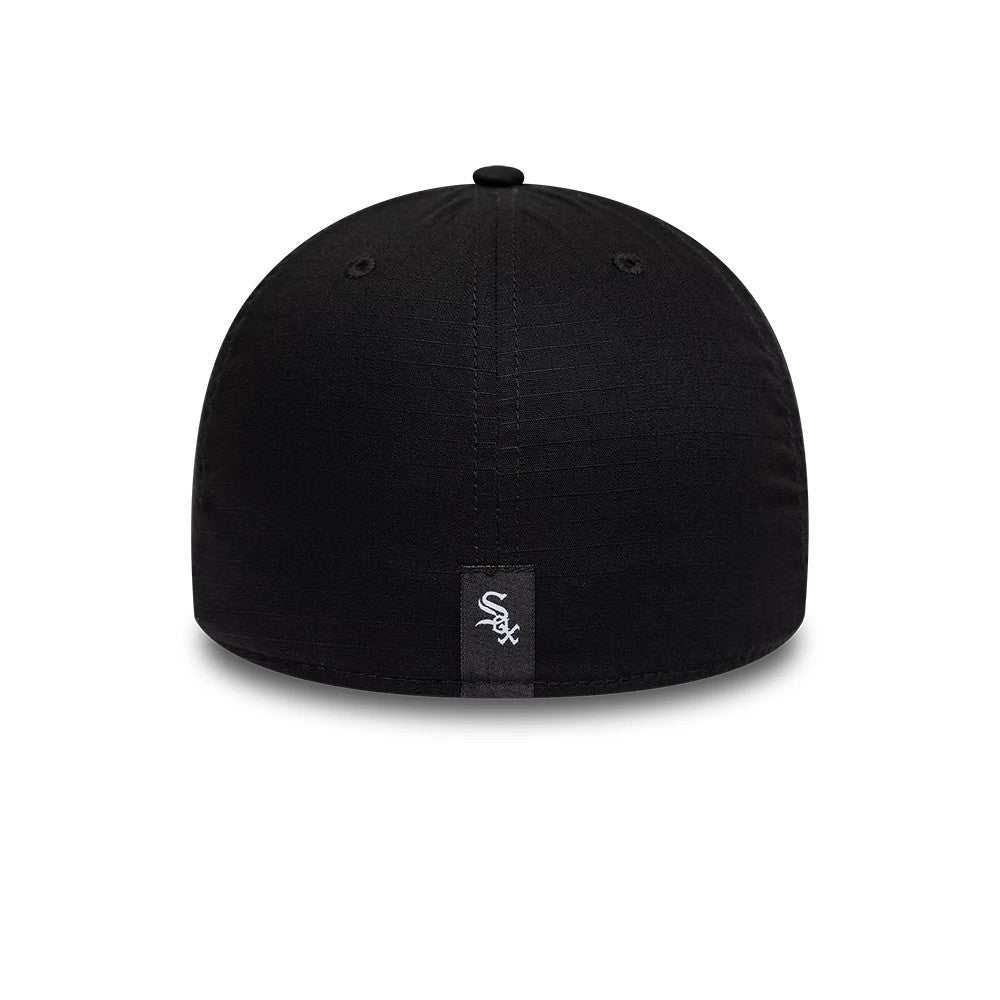 Pictured is this MLB Ripstop Chicago White Sox 39THIRTY Stretch Fit cap in black. 5