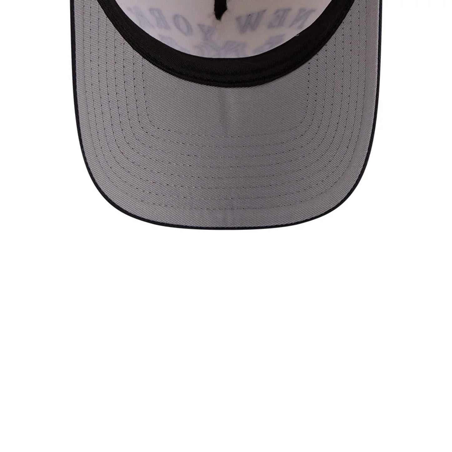 Pictured is this MLB Rope New York Yankees 9FORTY A-Frame cap in navy. 2