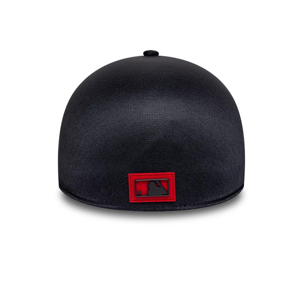 Pictured is this MLB Clubhouse Cleveland Guardians 39THIRTY Infinity Stretch Fit cap in navy. 4