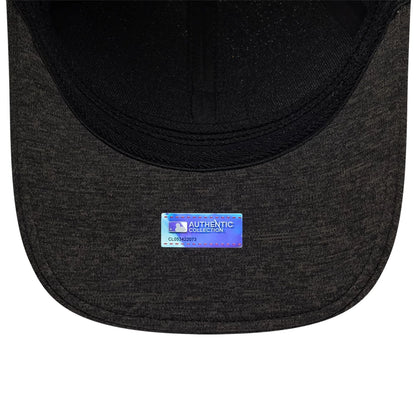 Pictured is this MLB Clubhouse Chicago White Sox 39THIRTY Infinity Stretch Fit cap in black. 7