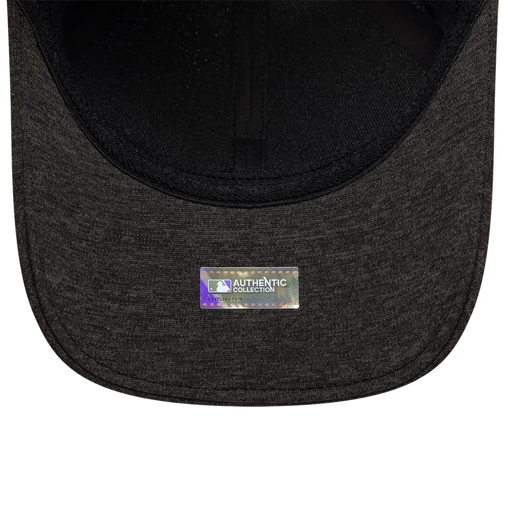 Pictured is this MLB Clubhouse Miami Marlins 39THIRTY Infinity Stretch Fit cap in black. 7