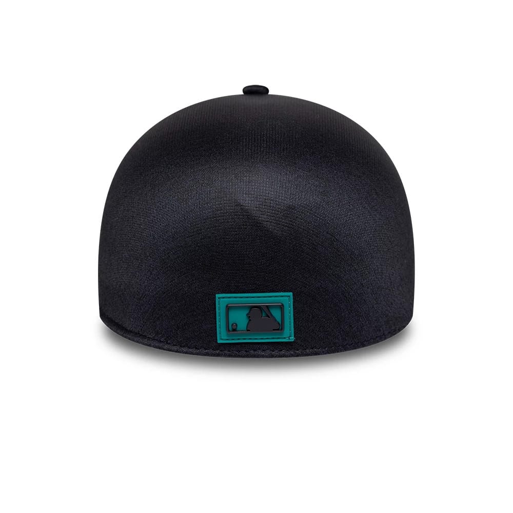 Pictured is this MLB Clubhouse Seattle Mariners 39THIRTY Infinity Stretch Fit cap in navy. 4