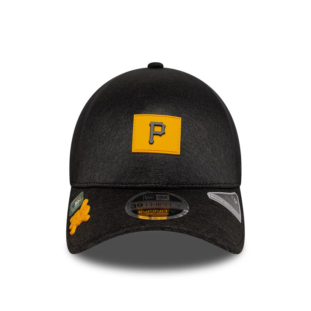 Pittsburgh Pirates MLB Clubhouse Black New Era 39THIRTY Infinity Stretch Fit Cap, front view showing the yellow raised P logo on the structured crown, with a 39THIRTY size sticker and flower patch on the black curved visor.