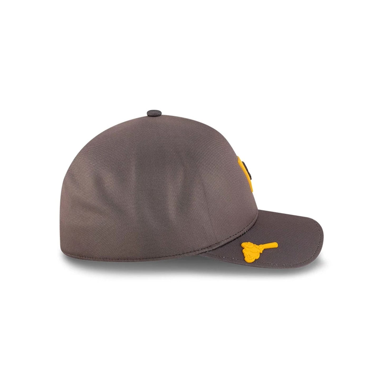 Pictured is this MLB Clubhouse San Diego Padres 39THIRTY Infinity Stretch Fit cap in dark brown. 6