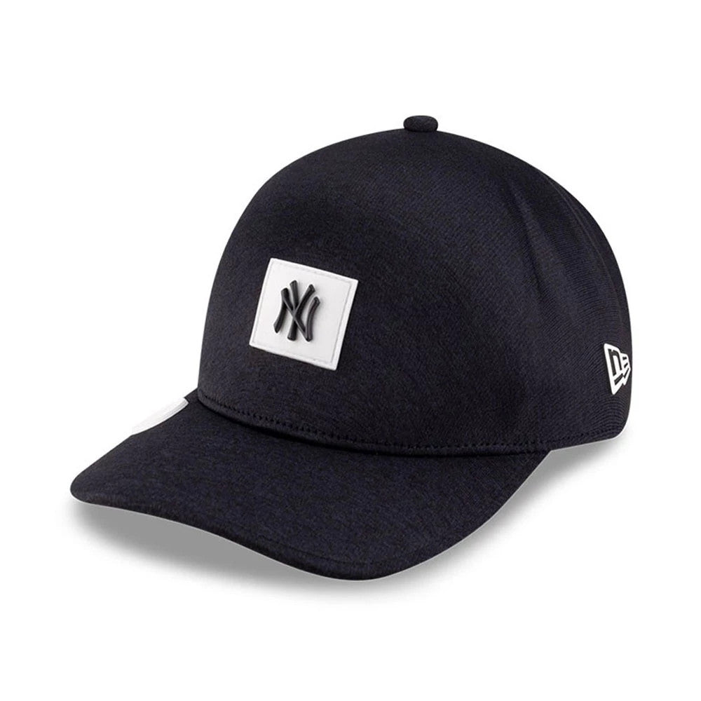 Pictured is this MLB Clubhouse New York Yankees 39THIRTY Infinity Stretch Fit cap in navy. 3