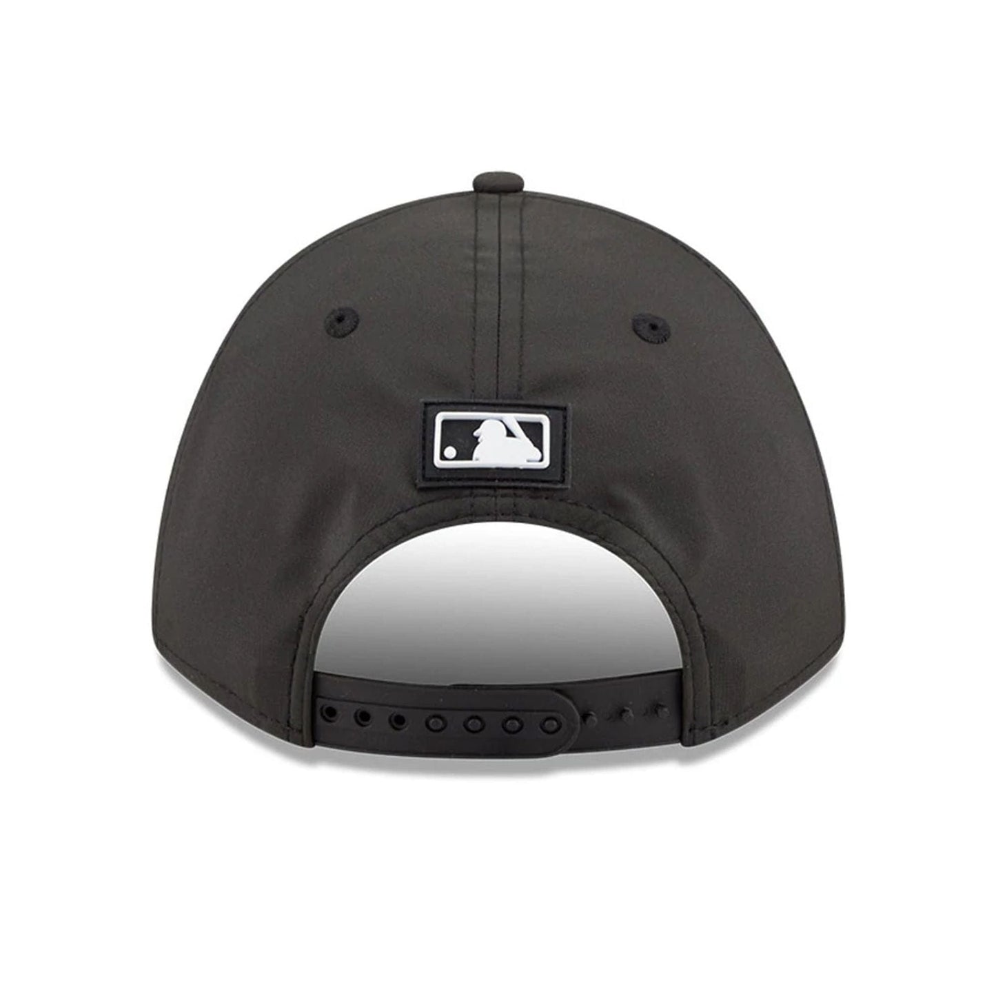 Pictured is this MLB Clubhouse Chicago White Sox 9FORTY M-Crown A-Frame cap in black. 4