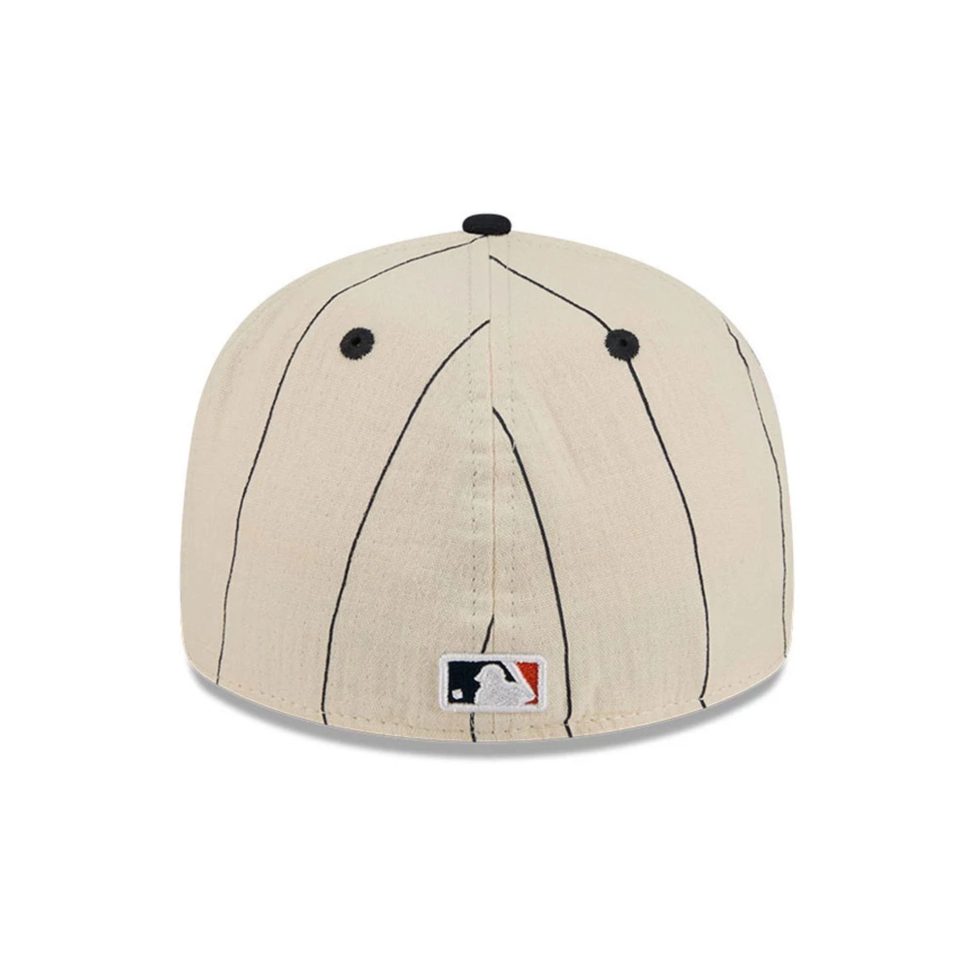 Pictured is this MLB Linen Detroit Tigers Retro Crown 59FIFTY Fitted cap in navy. 5