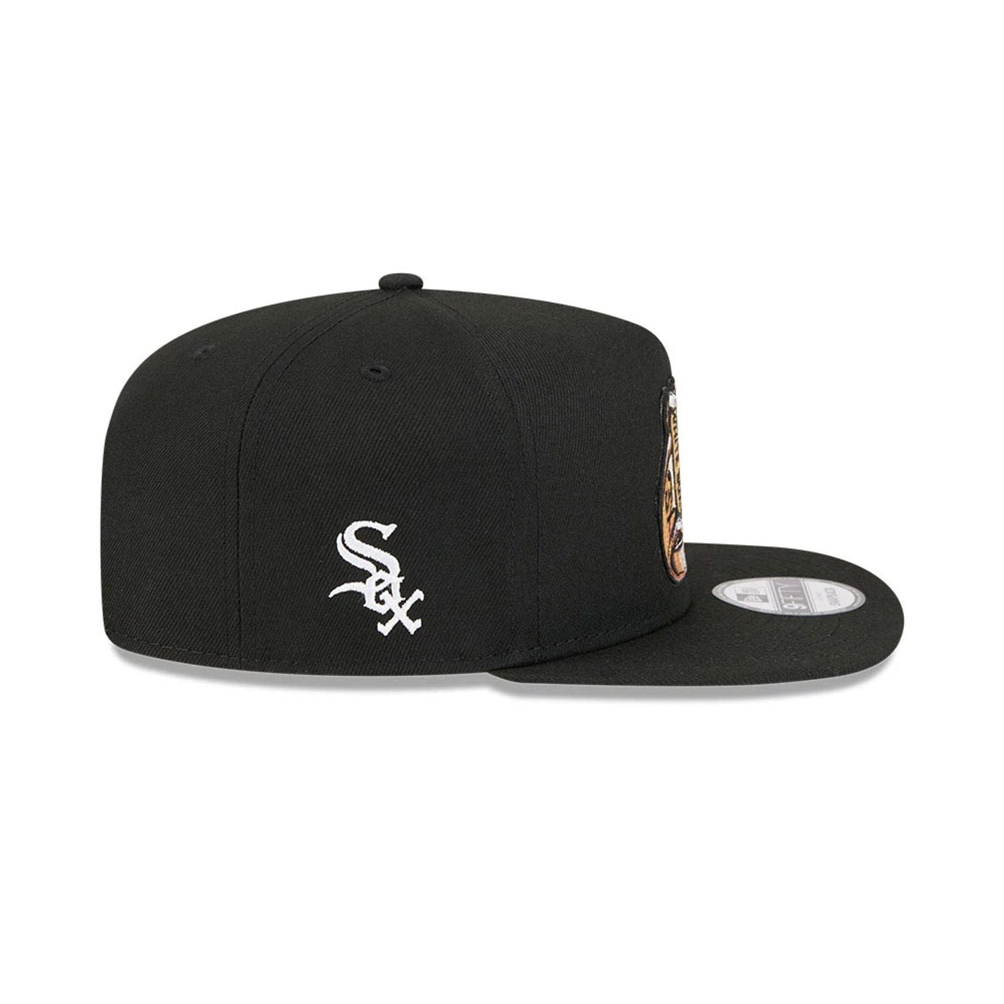 Pictured is this MLB Ring Chicago White Sox 9FIFTY A-Frame Snapback cap in black. 5