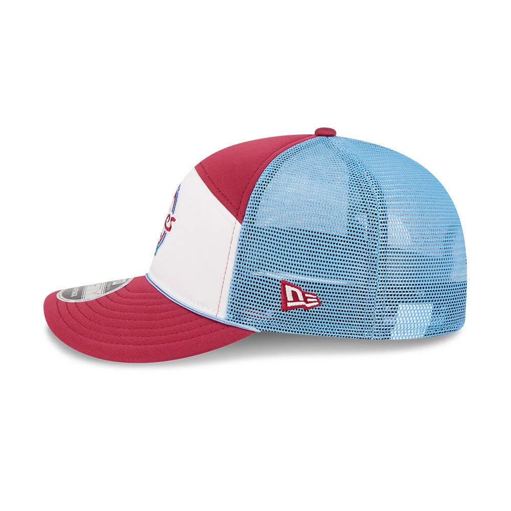 Philadelphia Phillies MLB Blocked Dark Red New Era 9FIFTY Split Panel Snapback Cap, side view featuring the red New Era flag logo on the light blue mesh panel and a red visor with a 9FIFTY size sticker.