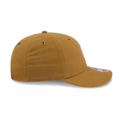 Pictured is this MLB Brushed LA Angels Retro Crown 9FIFTY cap in dark beige. 7