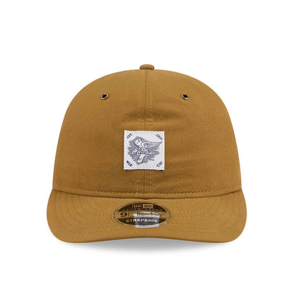 Pictured is this MLB Brushed Chicago White Sox Retro Crown 9FIFTY cap in Dark Beige. 3