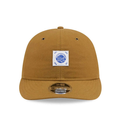 Pictured is this MLB Brushed New York Mets Retro Crown 9FIFTY cap in Dark Beige. 3