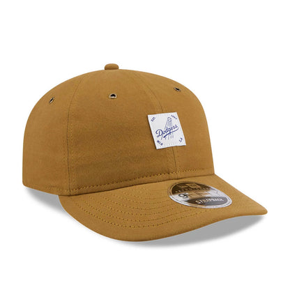 Pictured is this MLB Brushed LA Dodgers Retro Crown 9FIFTY cap in Dark Beige. 4
