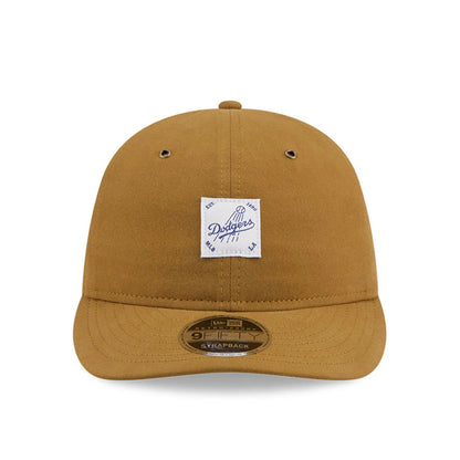 Pictured is this MLB Brushed LA Dodgers Retro Crown 9FIFTY cap in Dark Beige. 3