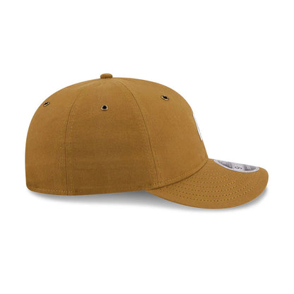 Pictured is this MLB Brushed New York Yankees Retro Crown 9FIFTY cap in Dark Beige. 6