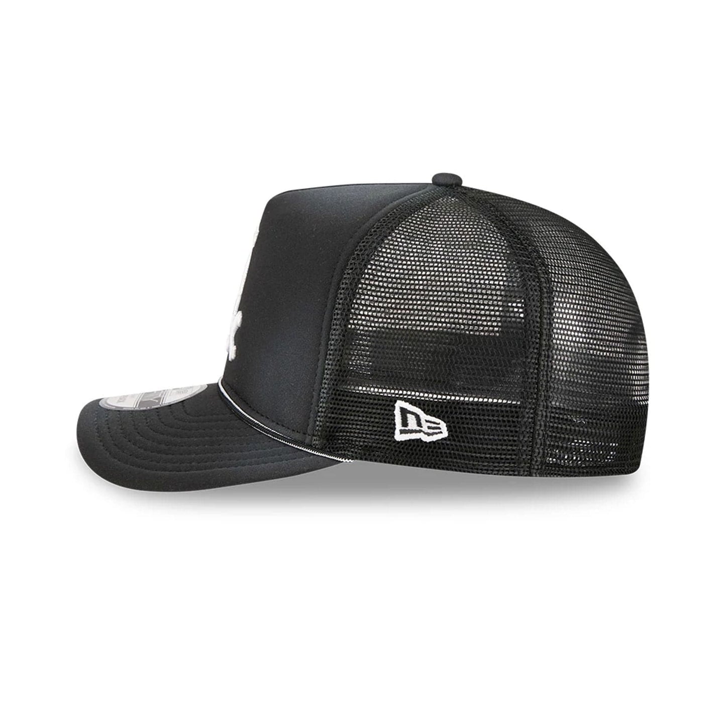 Pictured is this MLB Washed Chicago White Sox 9FIFTY A-Frame Trucker cap in black. 5