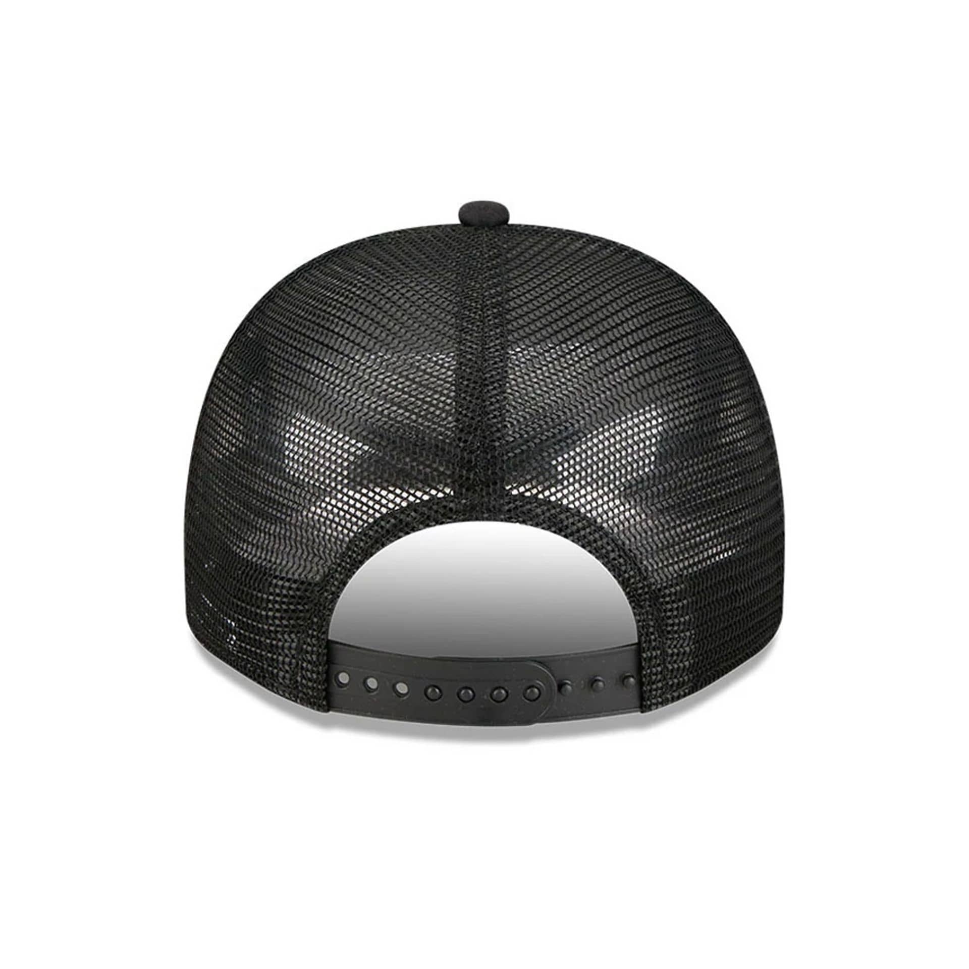 Pictured is this MLB Washed Chicago White Sox 9FIFTY A-Frame Trucker cap in black. 7