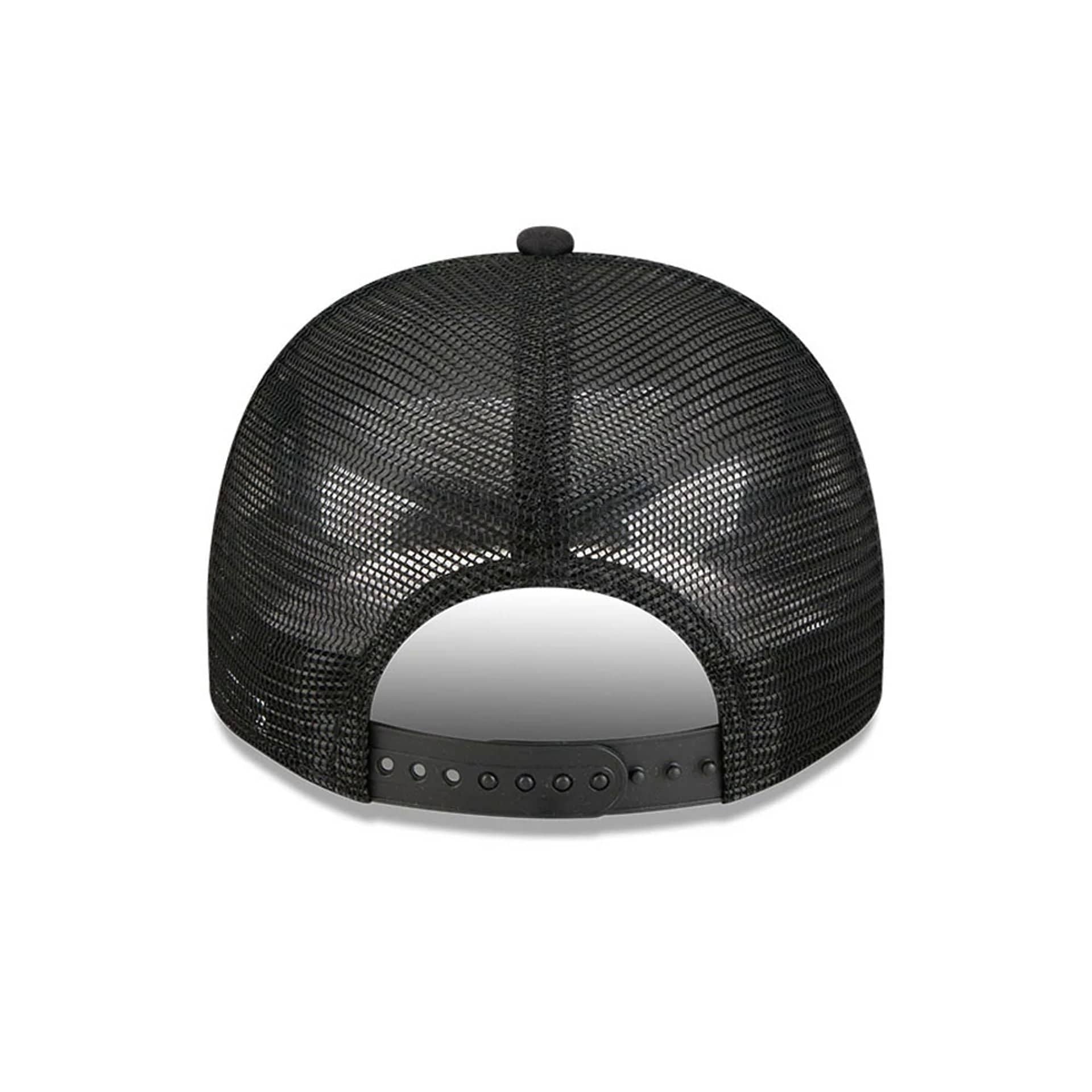 Pictured is this MLB Washed Chicago White Sox 9FIFTY A-Frame Trucker cap in black. 7