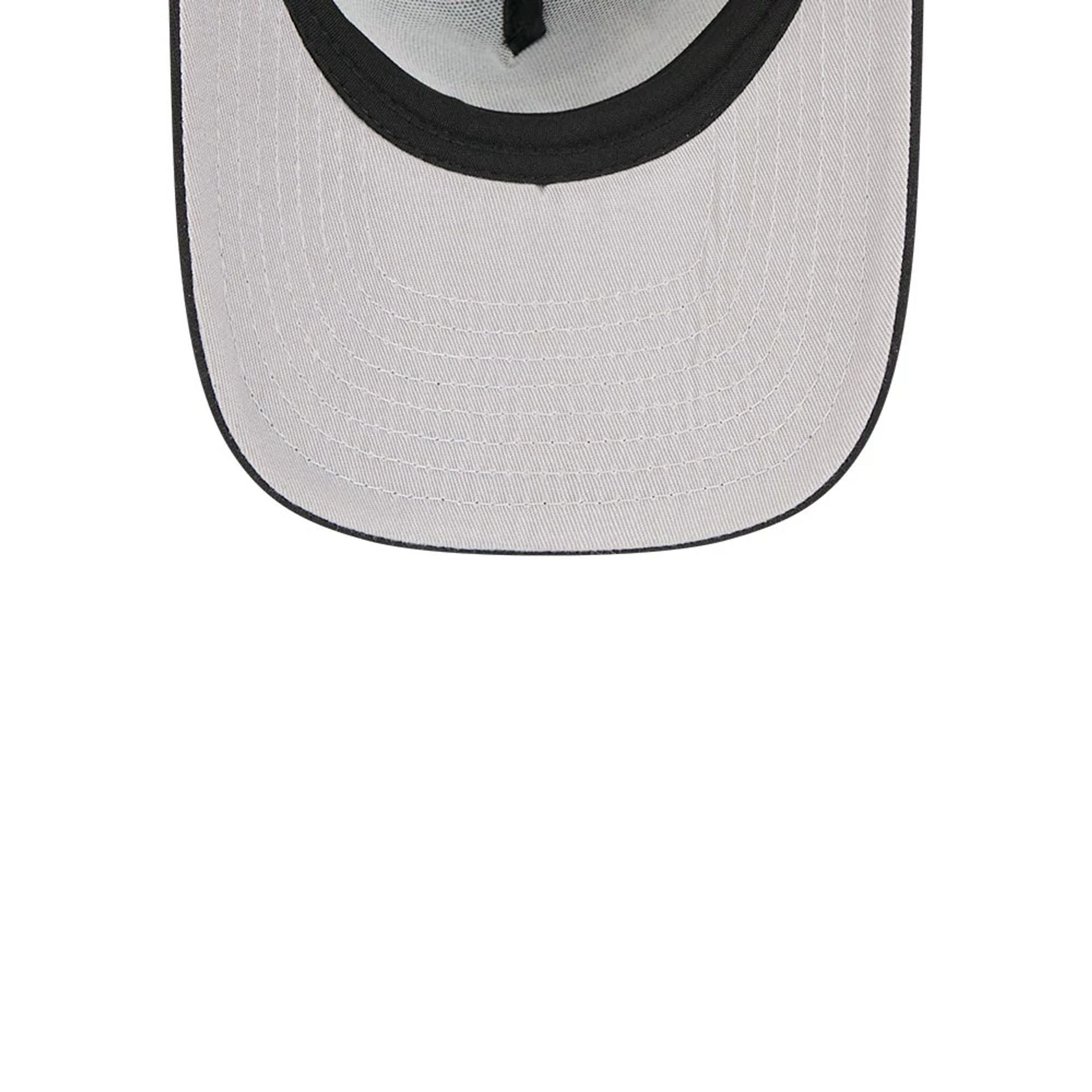 Pictured is this NBA Washed Chicago Bulls 9FIFTY A-Frame Trucker cap in black. 2