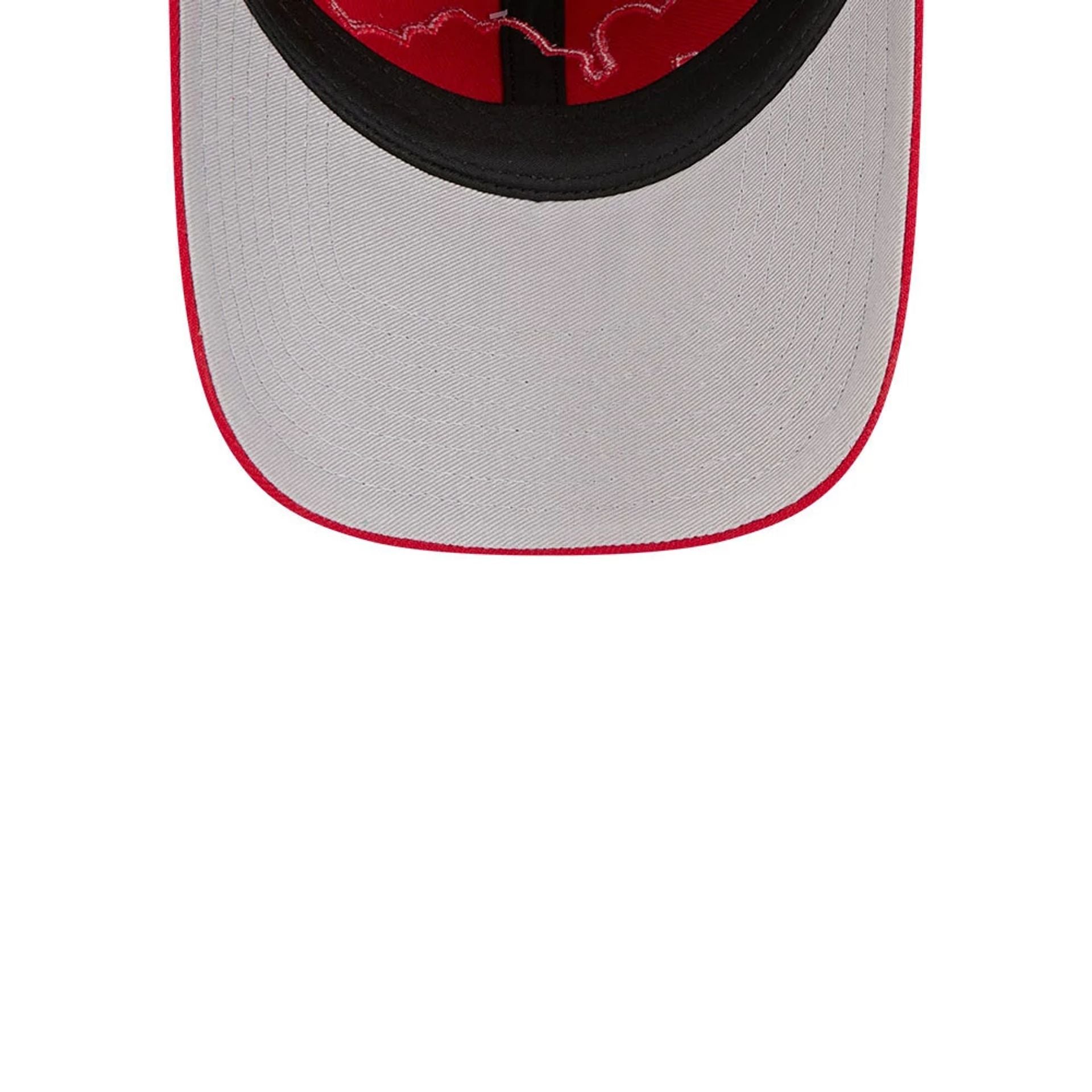 Pictured is this MLB Rhinestone Philadelphia Phillies Casual Classic cap in red. 2