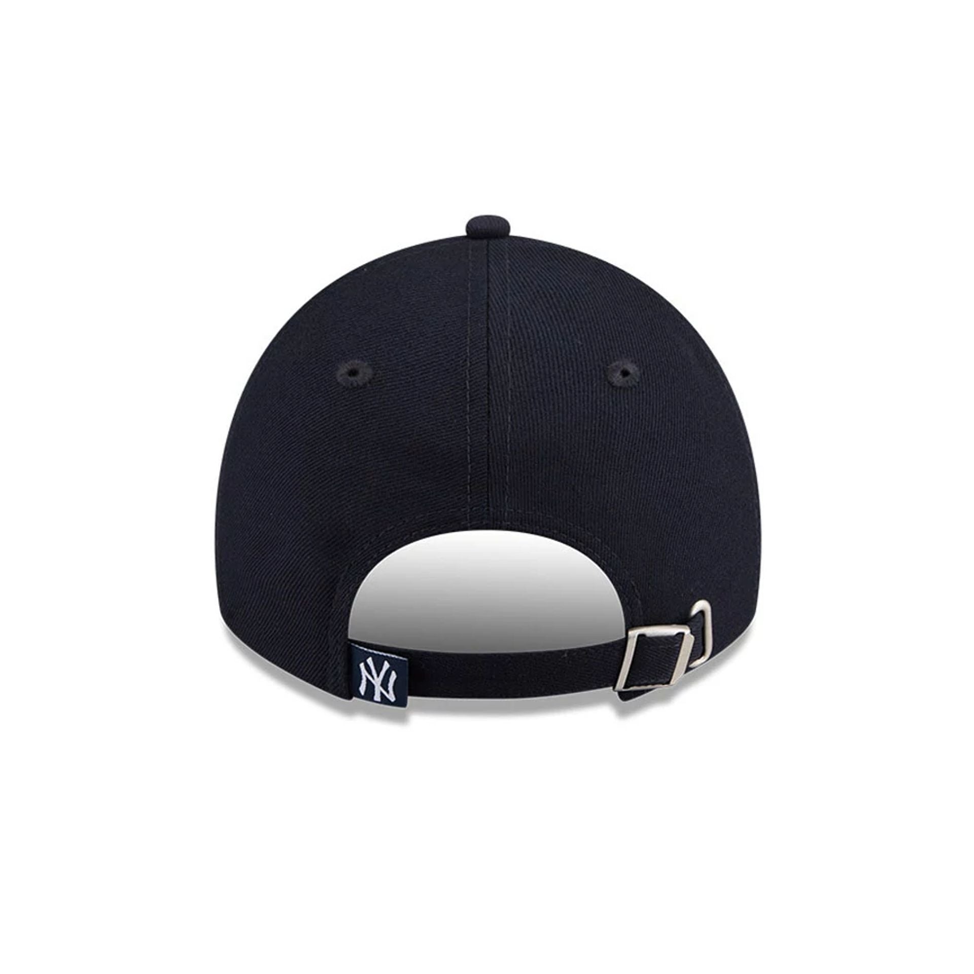 Pictured is this MLB Rhinestone New York Yankees Casual Classic cap in navy. 7