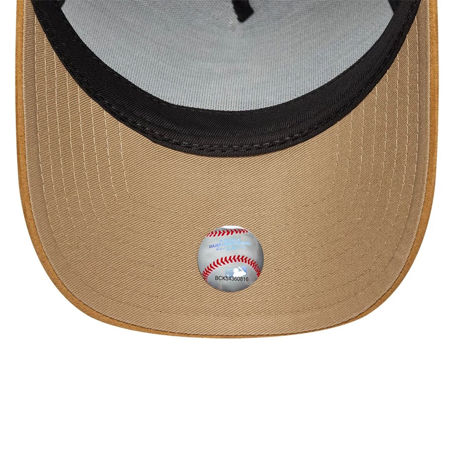 This is a Chicago White Sox MLB Suede Visor Black 9FORTY E-Frame Adjustable Cap 7