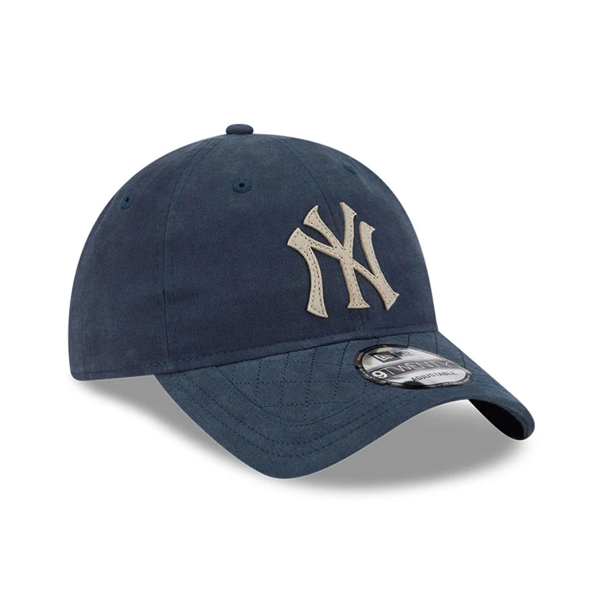 This is a New York Yankees MLB Quilted Navy 9TWENTY Adjustable Cap 2