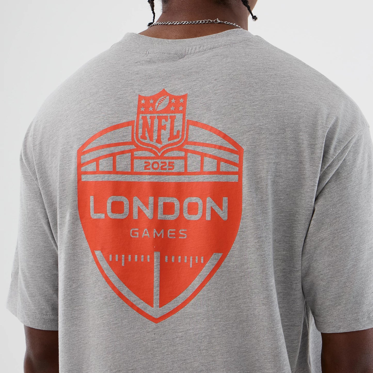 The Male model is wearing Cleveland Browns NFL International Series Games Grey Oversized T-Shirt 4