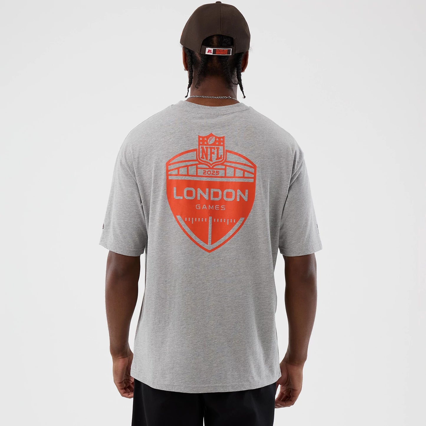 The Male model is wearing Cleveland Browns NFL International Series Games Grey Oversized T-Shirt 2