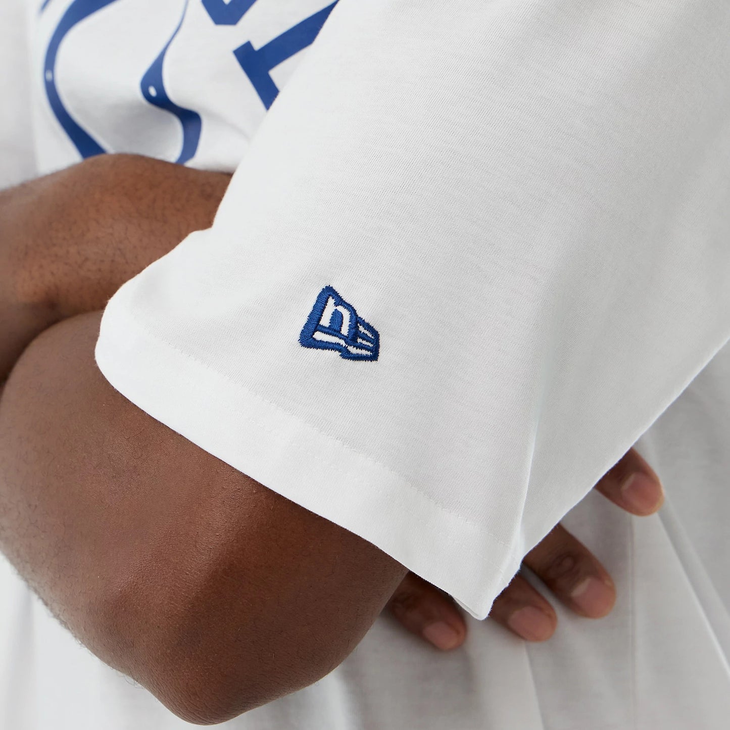 The Male model is wearing Indianapolis Colts NFL International Series Games White Oversized T-Shirt 5