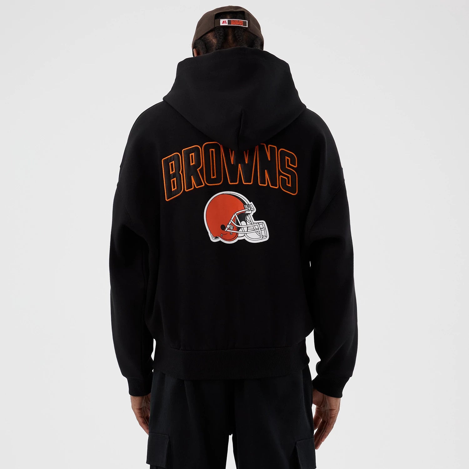 The Male model is wearing Cleveland Browns NFL International Series Games Black Full Zip Hoodie 2