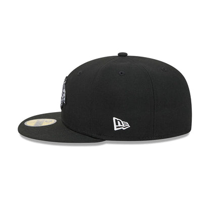 Pictured is this NHL Evergreen Chicago Blackhawks 59FIFTY Fitted cap in black. 6