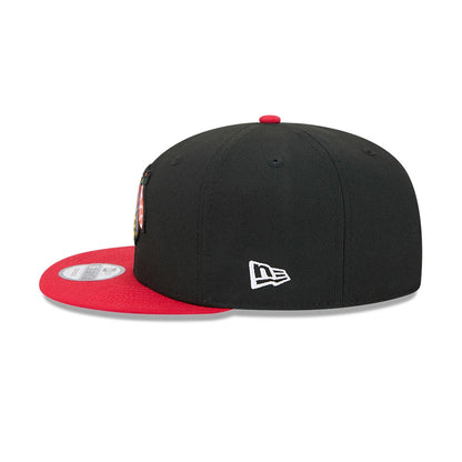 Pictured is this NHL Evergreen Chicago Blackhawks 9FIFTY Snapback cap in black. 5