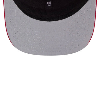 Pictured is this NHL Evergreen Chicago Blackhawks 9SEVENTY Stretch Snap cap in red. 2