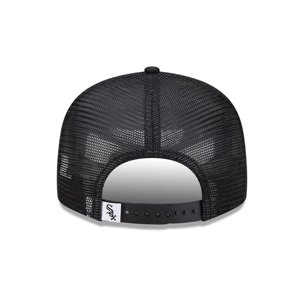 Chicago White Sox MLB Evergreen Black New Era 9FIFTY Trucker Adjustable Cap, rear view showing a black mesh back with a white Sox logo above the adjustable snap closure and the New Era flag logo on the left side.
