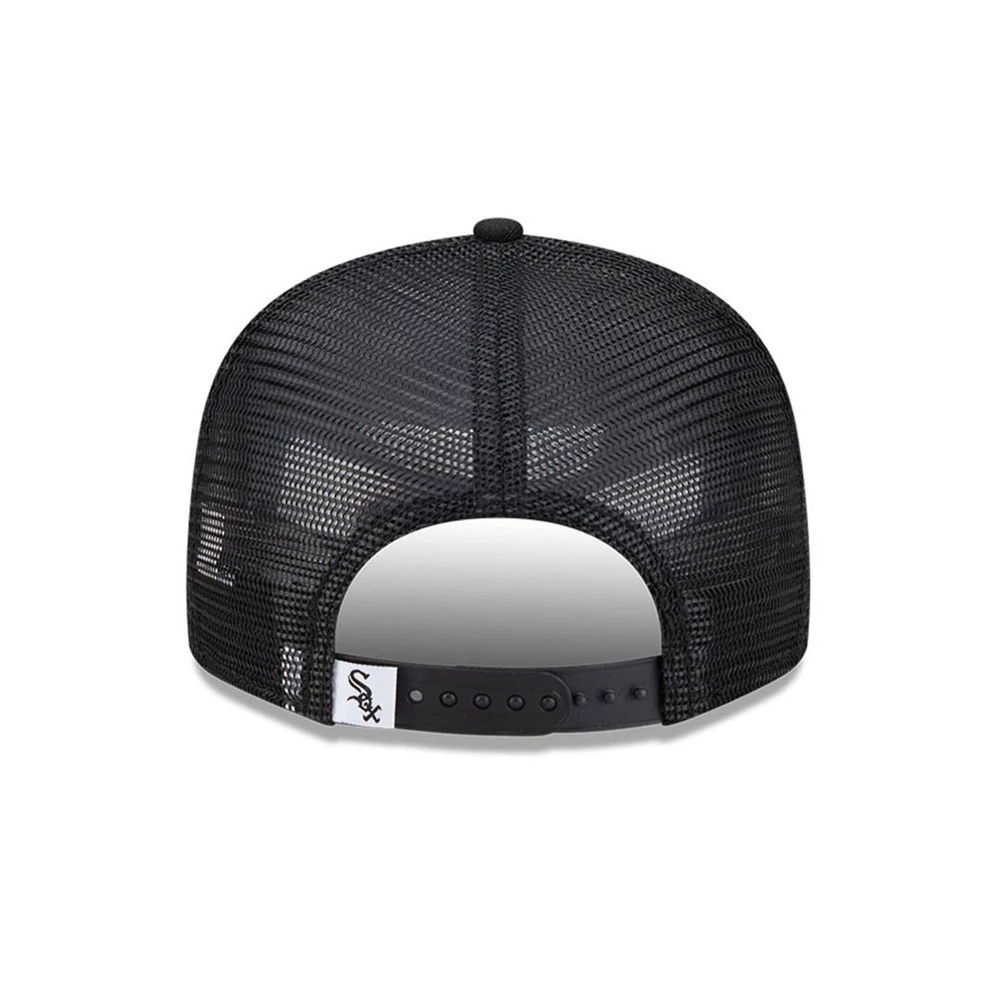 Pictured is this MLB Evergreen Chicago White Sox 9FIFTY Trucker cap in black. 5