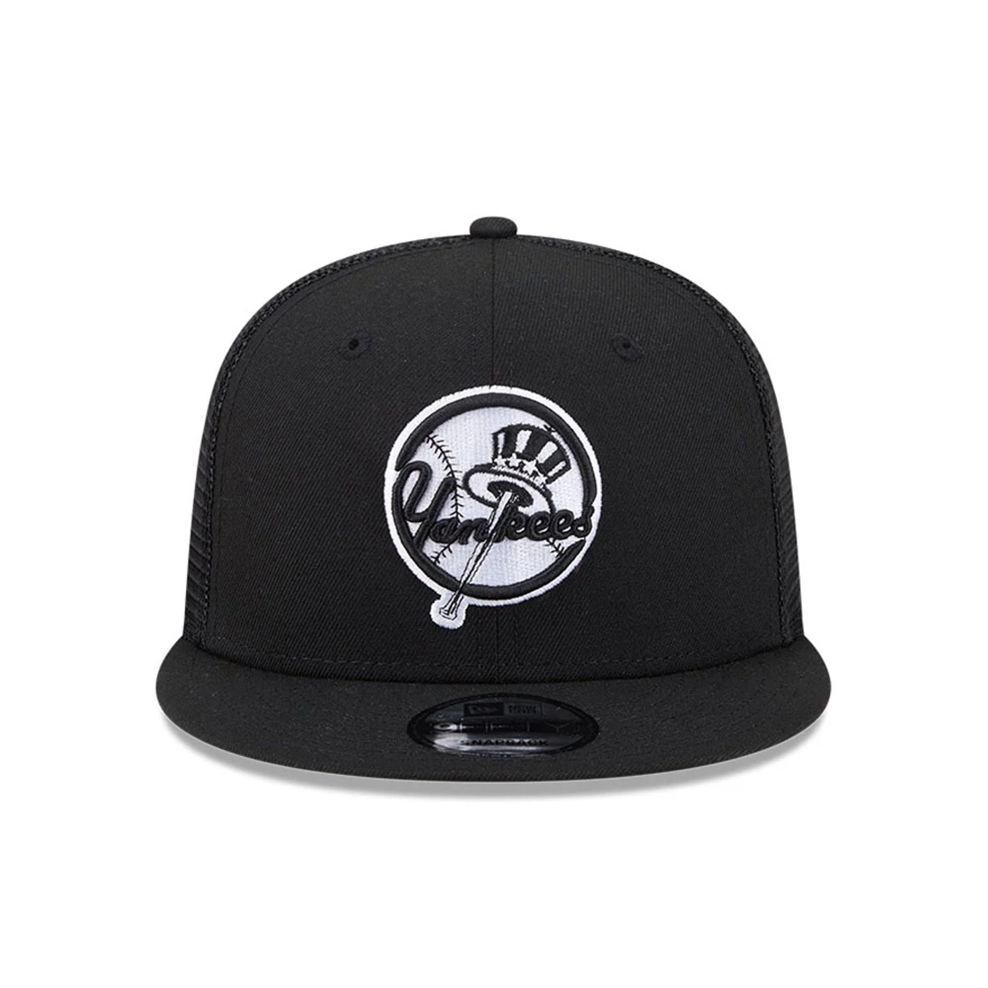 Pictured is this MLB Evergreen New York Yankees 9FIFTY Trucker cap in black. 3