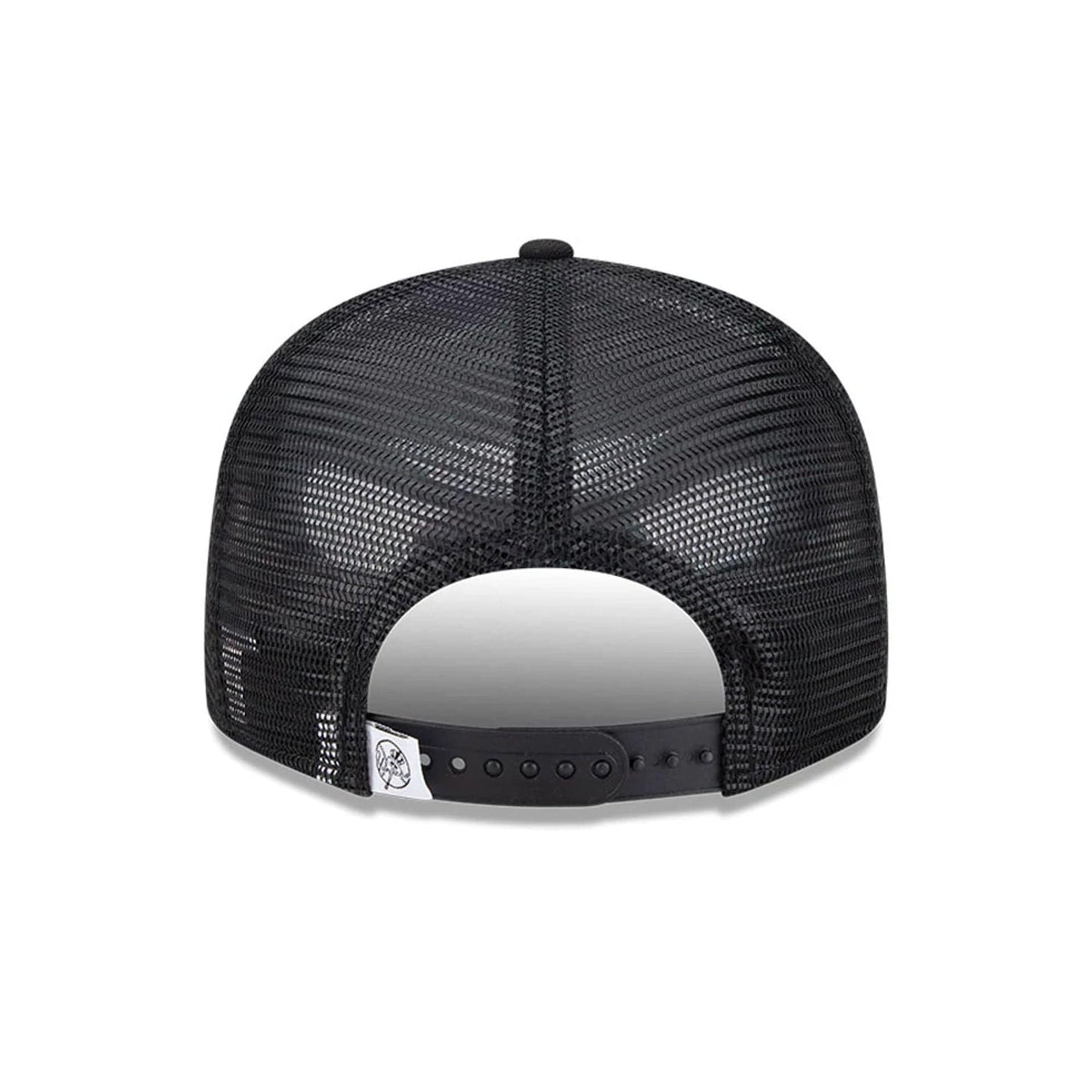 Pictured is this MLB Evergreen New York Yankees 9FIFTY Trucker cap in black. 5