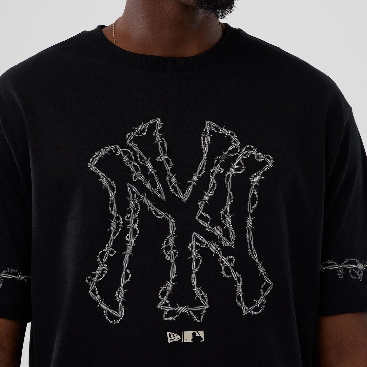 The Male model is wearing New York Yankees MLB Halloween Black Oversized T-Shirt  3