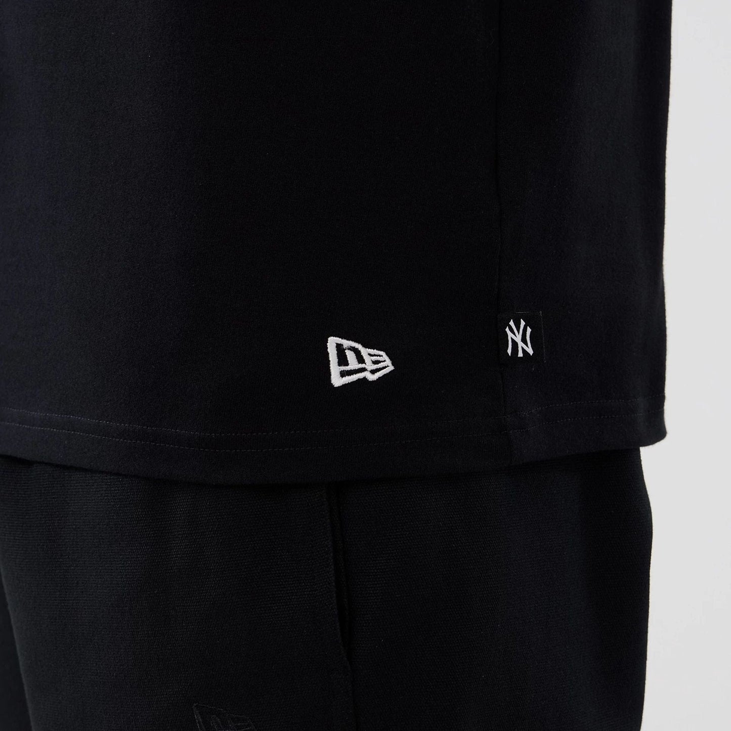 The Male model is wearing New York Yankees MLB Halloween Black Oversized T-Shirt  5