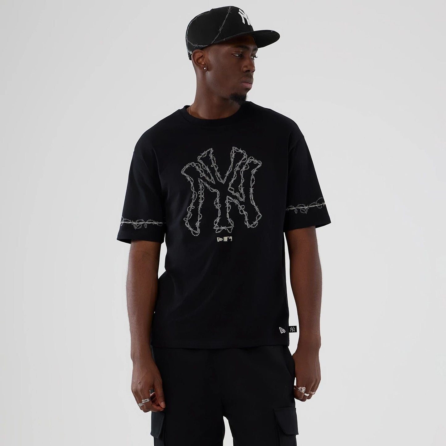 The Male model is wearing New York Yankees MLB Halloween Black Oversized T-Shirt  1