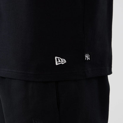 The Male model is wearing New York Yankees MLB Halloween Black Oversized T-Shirt  5