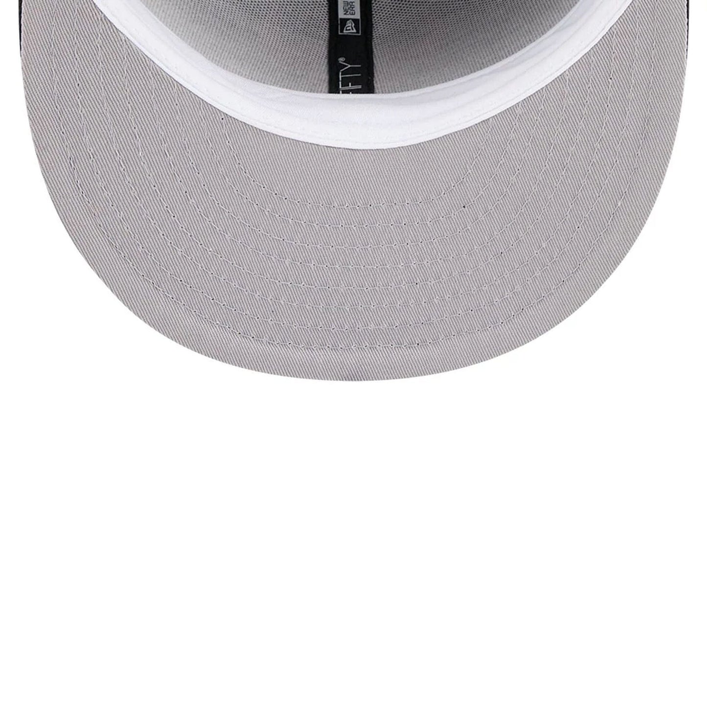 Pictured is this NBA Hardwood Classic Chicago Bulls 59FIFTY Fitted cap in black. 2