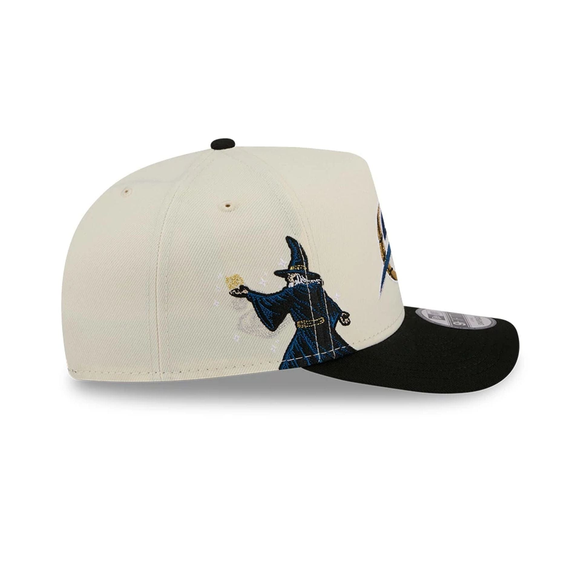 Pictured is this NBA Hardwood Classic Washington Wizards 9FIFTY A-Frame Snapback cap in black. 5