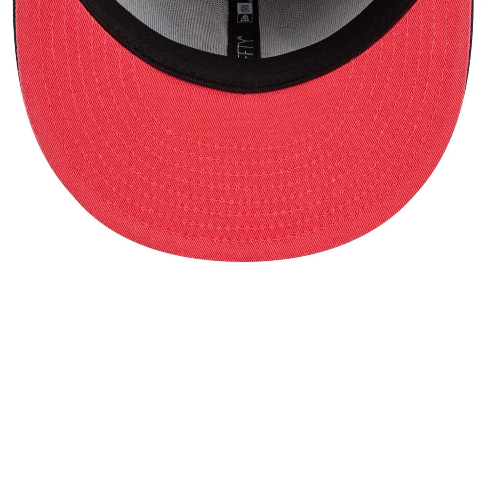 Pictured is this World Baseball Classic Latin Embroidery Venezuela 59FIFTY Fitted cap in dark blue. 2